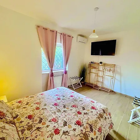 Airport Lido Del Sole شقة